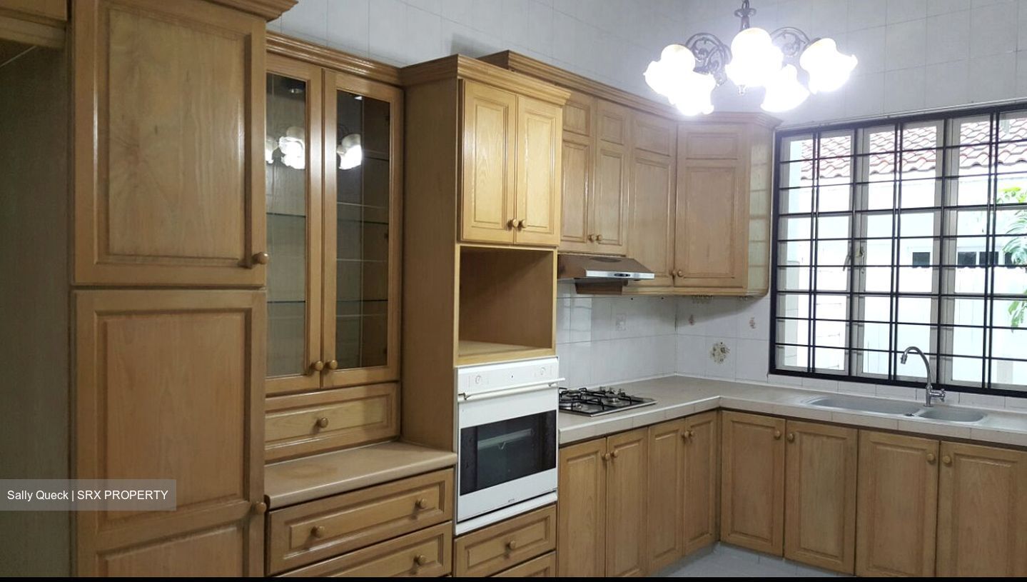 Duke's Road (D10), Semi-Detached #445588391